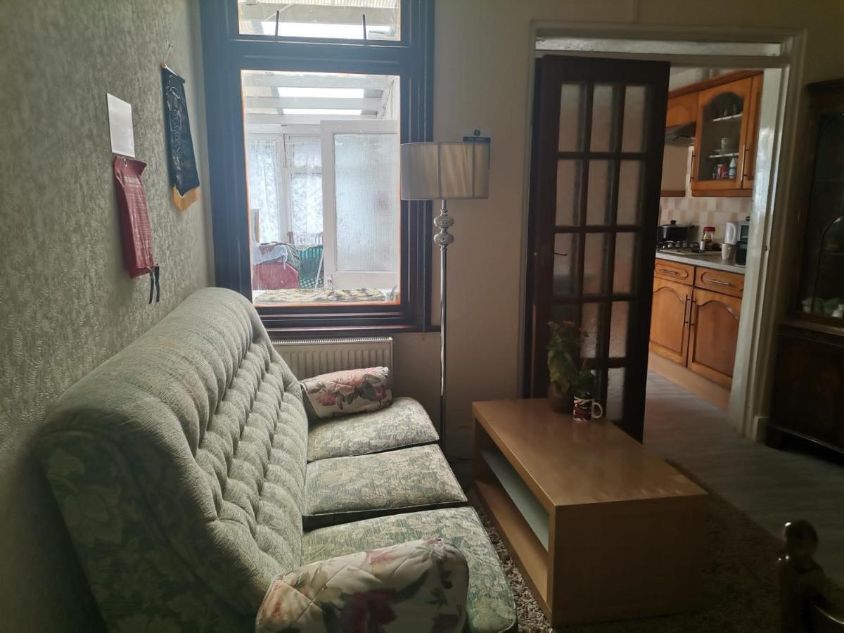 Double Room Available- London Seven Kings Seven Kings Train Station Ίλφορντ Εξωτερικό φωτογραφία